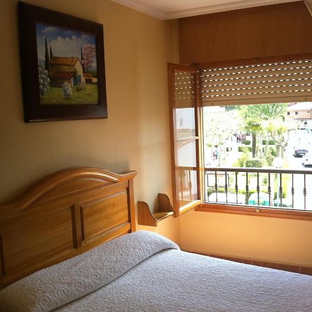 וייאדוליד Hostal Puerta La Villa מראה חיצוני תמונה
