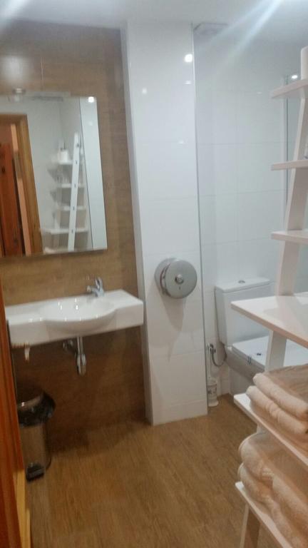 וייאדוליד Hostal Puerta La Villa מראה חיצוני תמונה