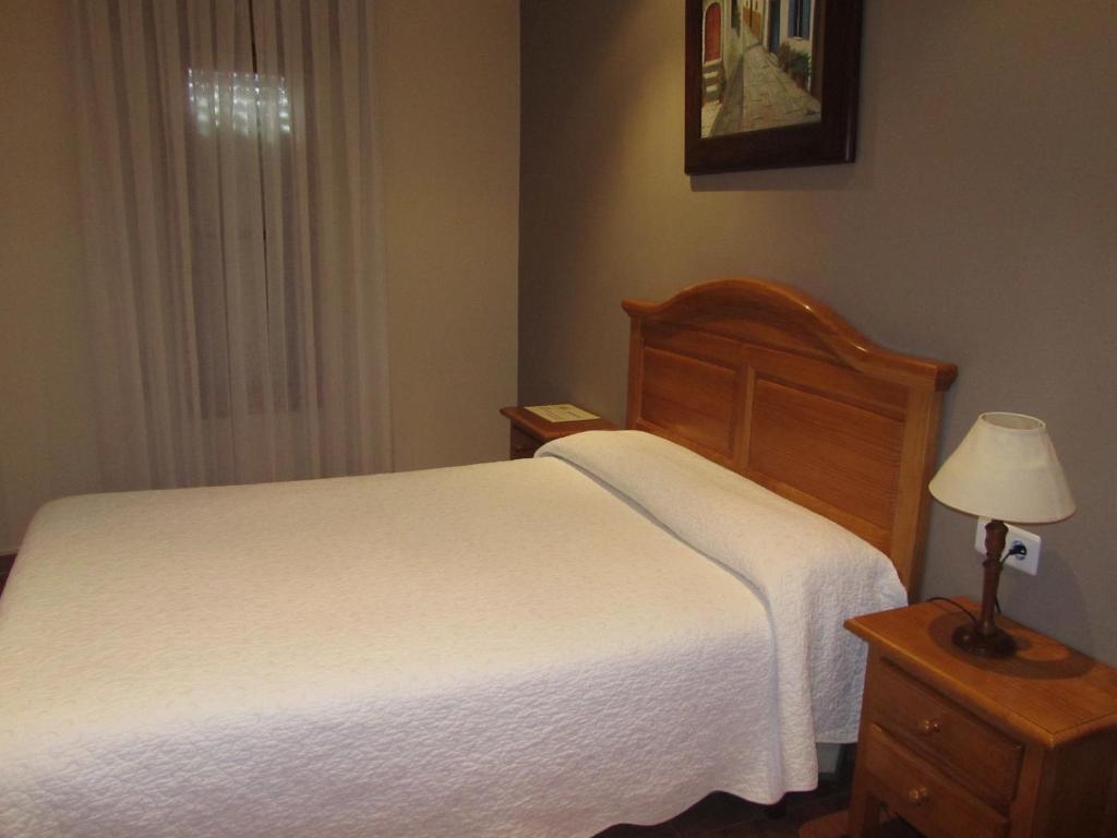 וייאדוליד Hostal Puerta La Villa מראה חיצוני תמונה